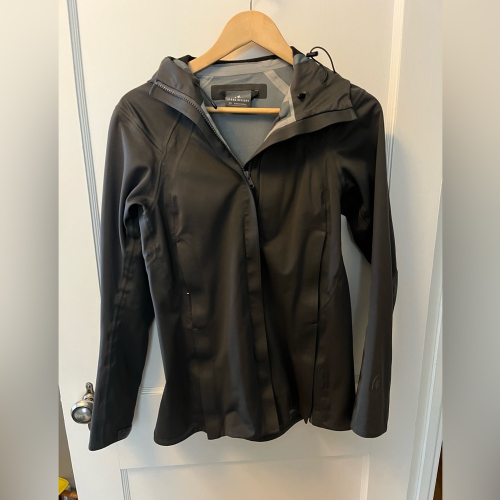Women’s rain jacket